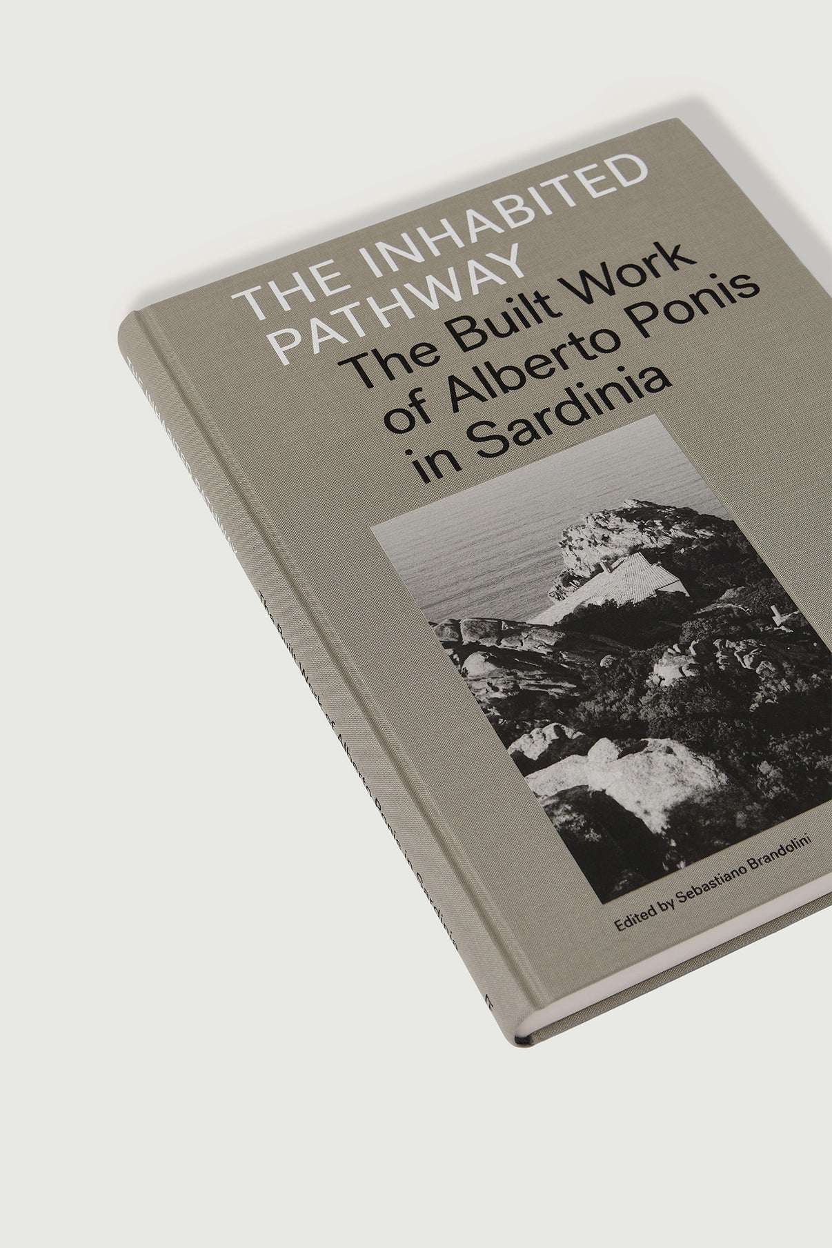 Livre "The Inhabited Pathway : The Built Work Of Alberto Ponis In Sard… vue 2